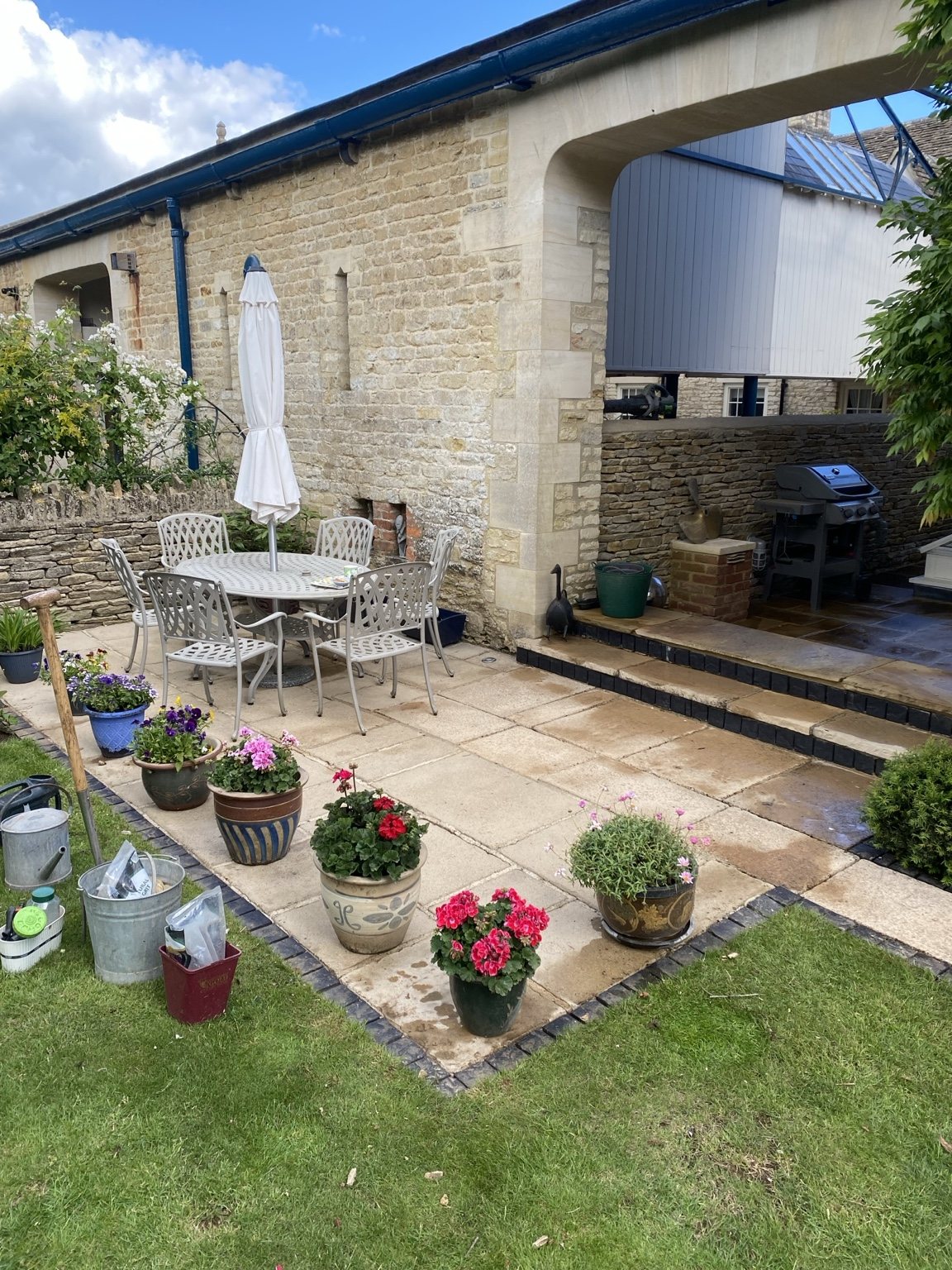 Completed exterior cleaning result