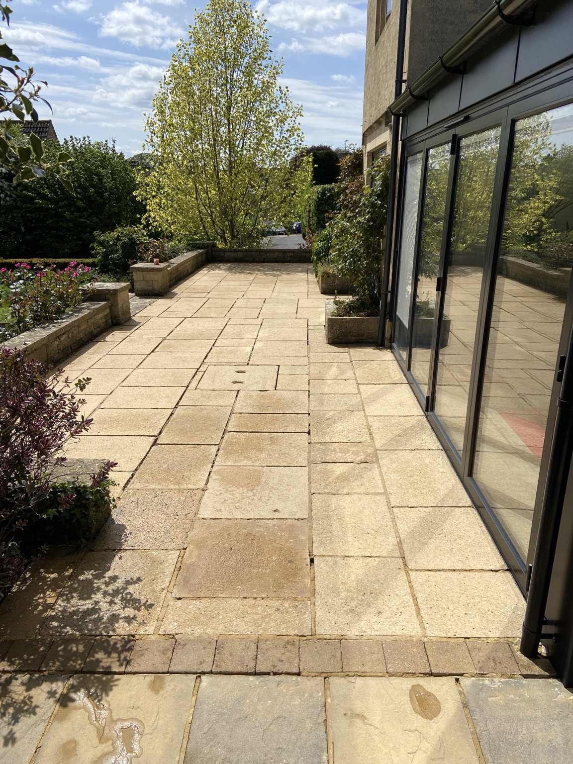 Completed exterior cleaning result